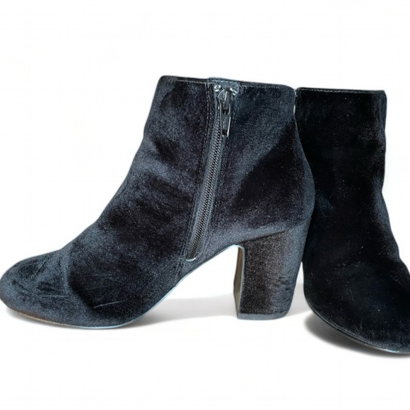 New Look Black Velvet Booties - Picture 3 of 5